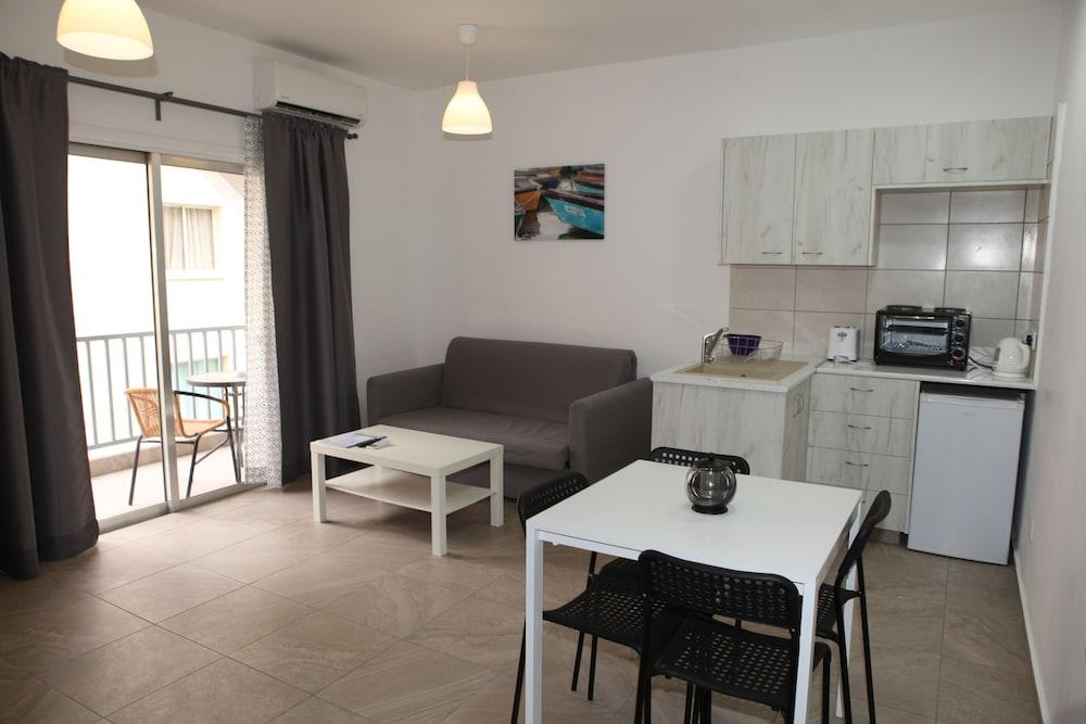Polyxeni Hotel Apartments Limassol Exterior foto