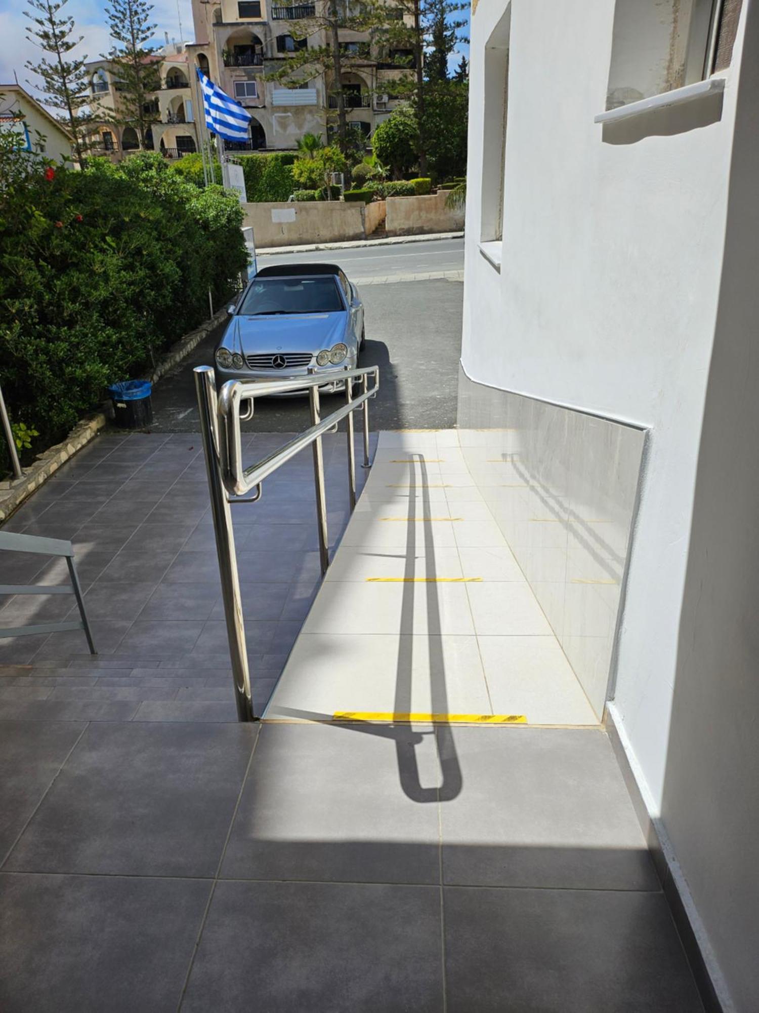 Polyxeni Hotel Apartments Limassol Exterior foto