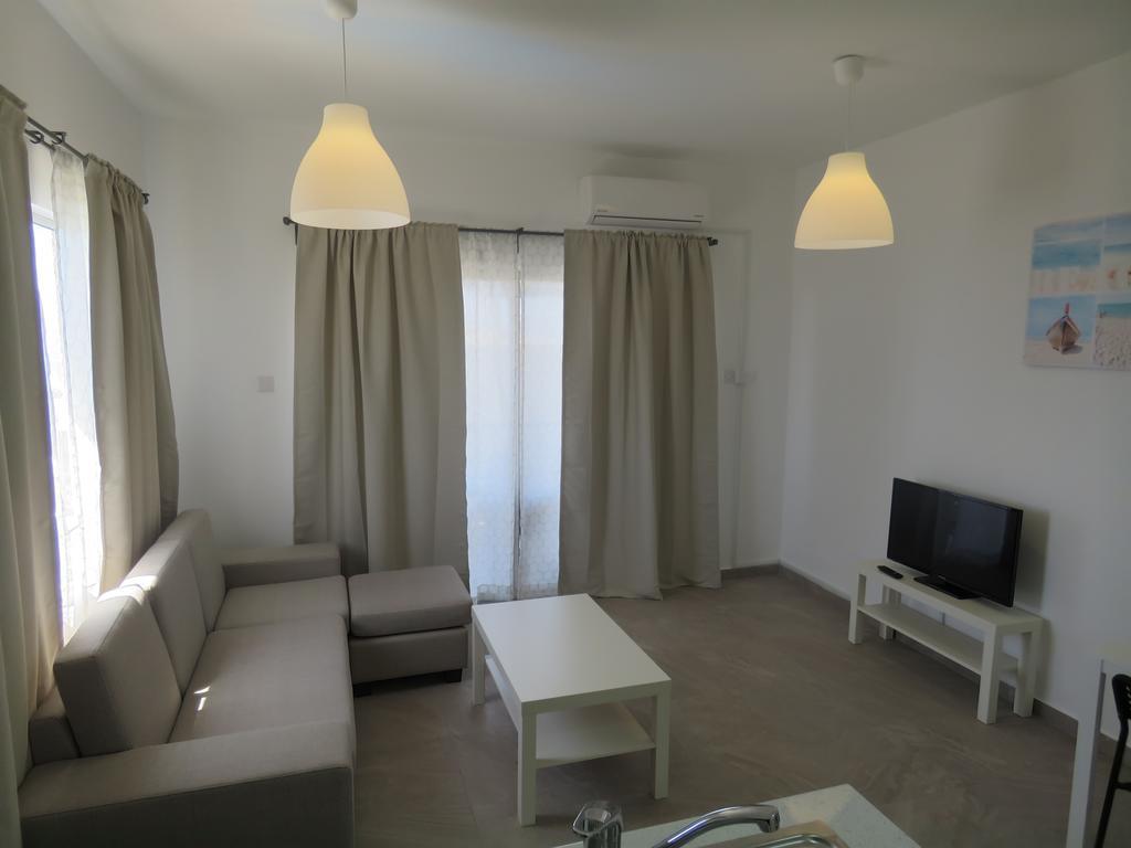 Polyxeni Hotel Apartments Limassol Exterior foto